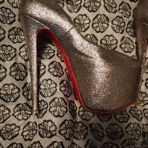 Christian Louboutin Sexy Gold Glitter Highness Platform Peep Toe Pumps - Picture 6 of 6